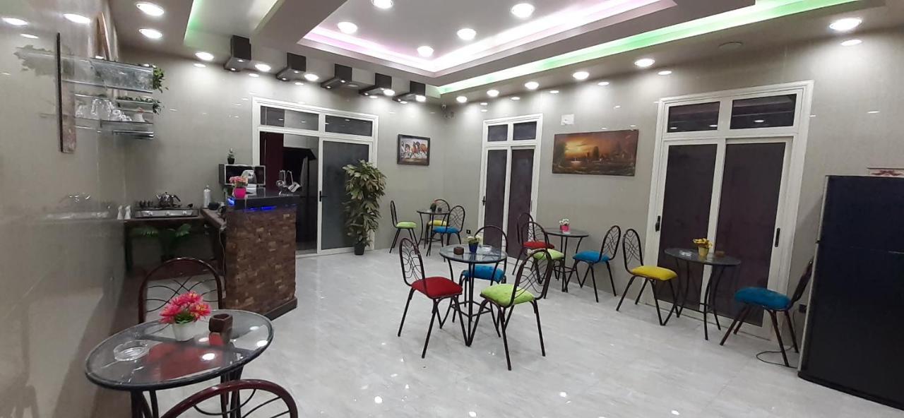 Plaza Hostel *