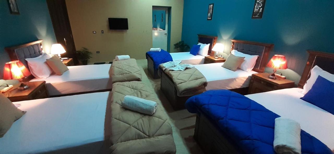 Plaza Hostel *
